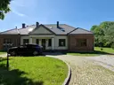 dazu-budynek-mieszkalny-o-charakterze-rezydencji-w-pasie-srodkowego-wybrzeza-w-odleglosci-9-km-od-morza-622b5f-zdjecie-2
