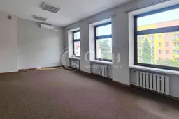 dazu-lokal-uzytkowy-na-parterze-z-przeszkleniami-do-wynajecia-tarnow-e50c6b