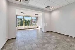 dazu-lokal-biurowy-z-przeszkleniami-386-m2-centrum-tarnowa-parter-2e73a1