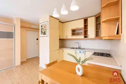 dazu-685-m2-3-pokoje-cegla-2-balkony-36b8de