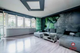 dazu-trzy-pokoje-duzy-balkon-do-wejscia-7b07f6