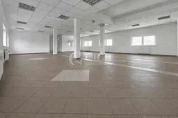 dazu-lokal-17490-m2-parter-parking-ul-torowa-1-23e61a