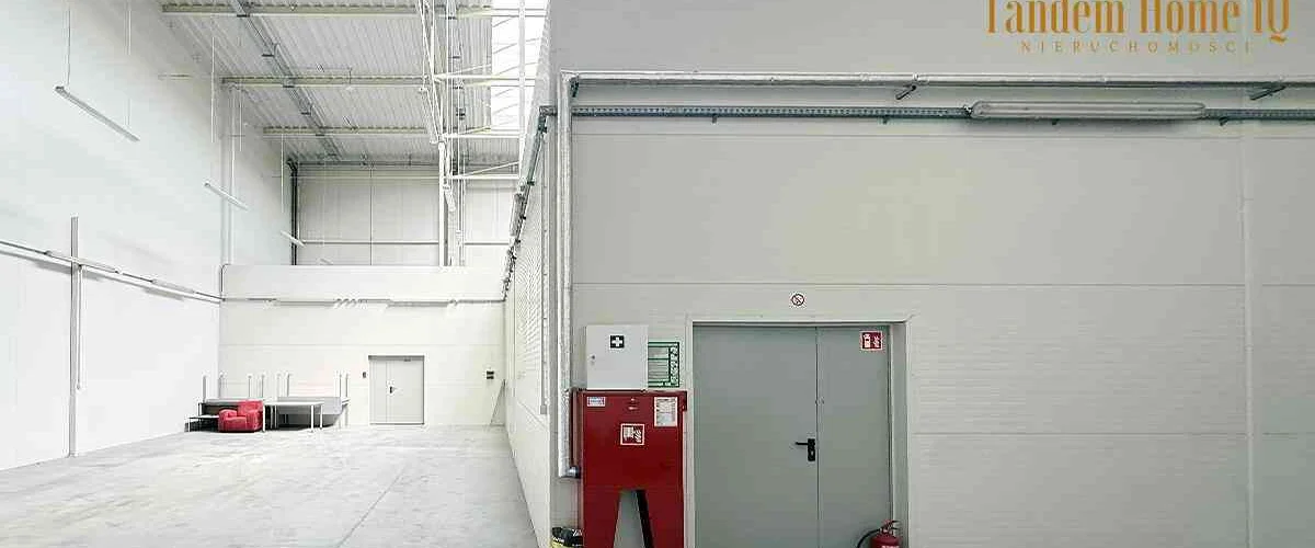 dazu-na-wynajem-magazyn-430m2-biuro-180m2-w-kompleksie-biznesowym-wlochy-eee305