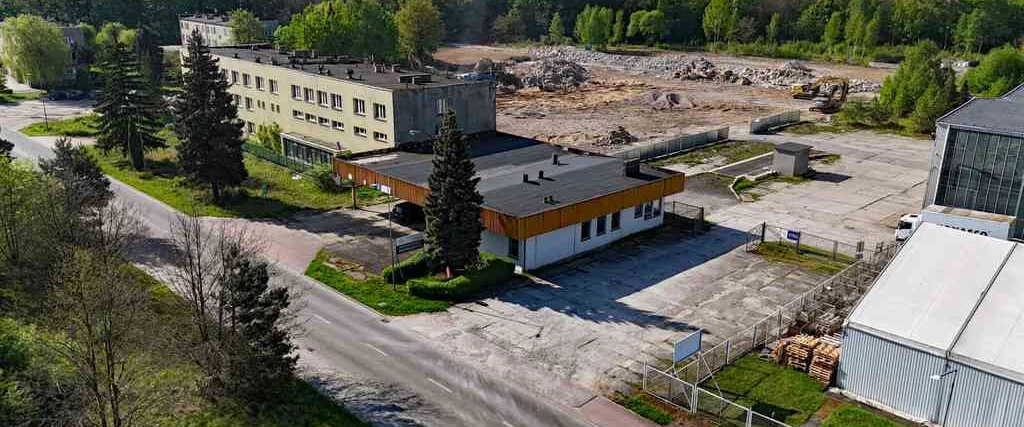dazu-klobuck-ul-poprzeczna-budynek-biurowy-920faa
