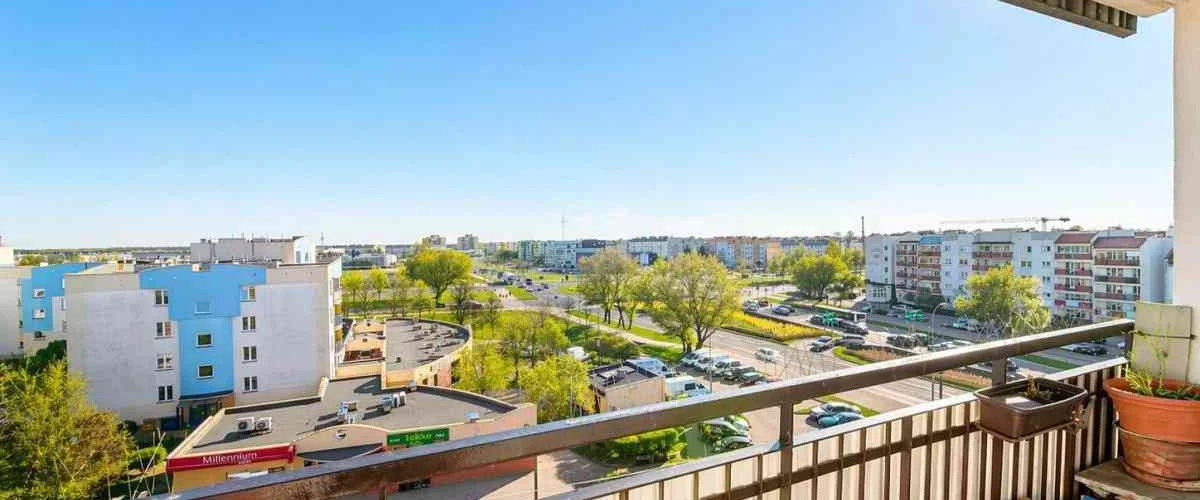 dazu-3-pokoje-629-m2-balkon-do-remontu-widok-2ea78d