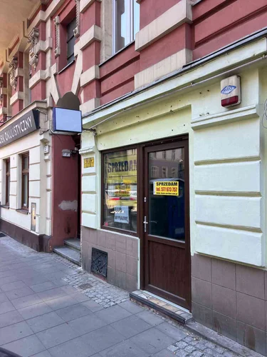 dazu-sprzedam-lokal-z-witryna-przy-dworcu-pkp-609dc8
