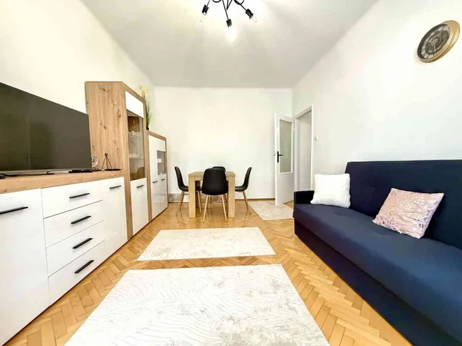 dazu-osobna-kuchnia-odswiezone-umeblowane-balkon-558e02