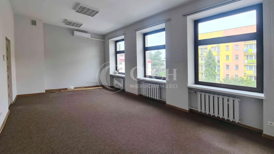dazu-lokal-uzytkowy-na-parterze-z-przeszkleniami-do-wynajecia-tarnow-e50c6b