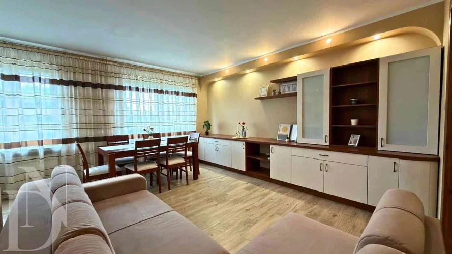 dazu-42-m2-po-remoncie-klimatyzacja-balkon-hajnowka-53f3bd