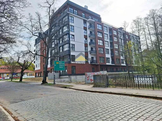 dazu-mieszkanie-z-antresola-i-balkonem-w-nowym-bloku-d66fea