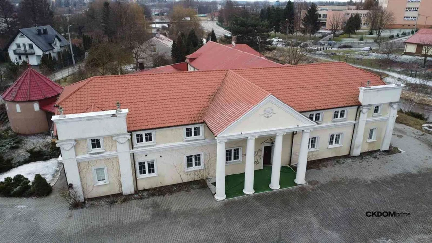 dazu-palac-lazienkowski-centrum-staszowa-c717fe