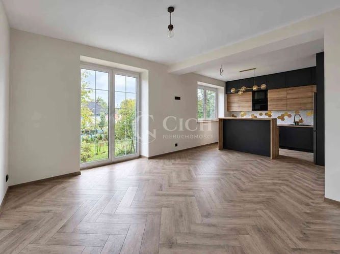 dazu-dom-130-m2-wyremontowany-parter-dzialka-16-arow-garaz-i-stodola-7ef39d